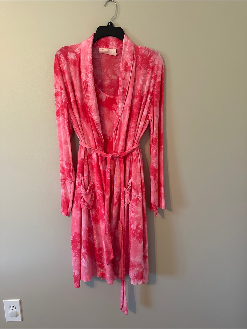 ban.do Pink Tie-Dye Shawl Collar Robe with Belt and chemise
